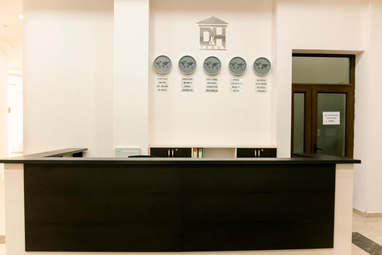 D&H Group Appartamento Erevan Esterno foto